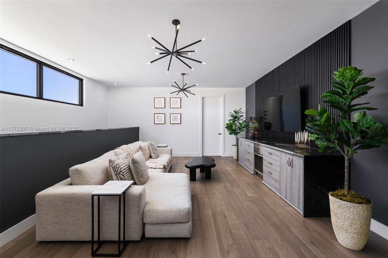 16649 N Botaniko Dr N