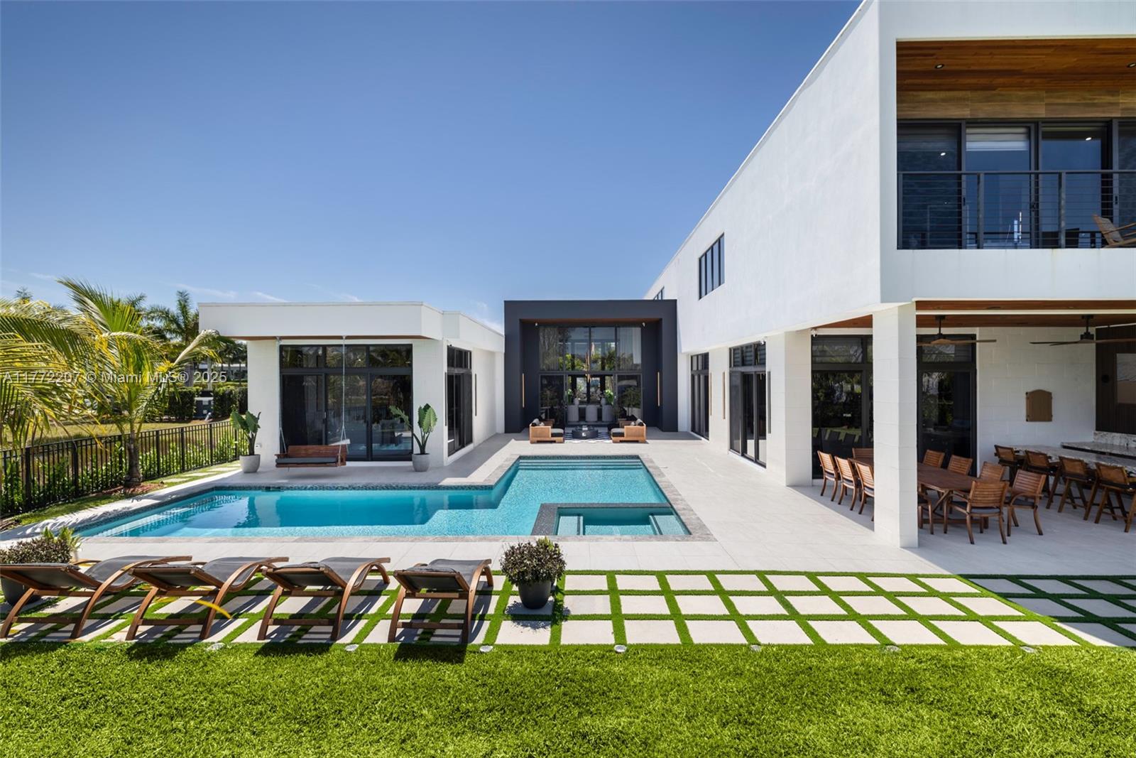 16649 N Botaniko Dr N