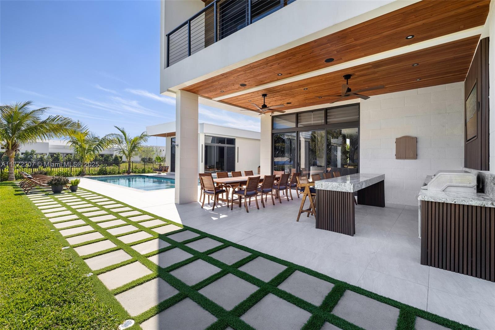 16649 N Botaniko Dr N