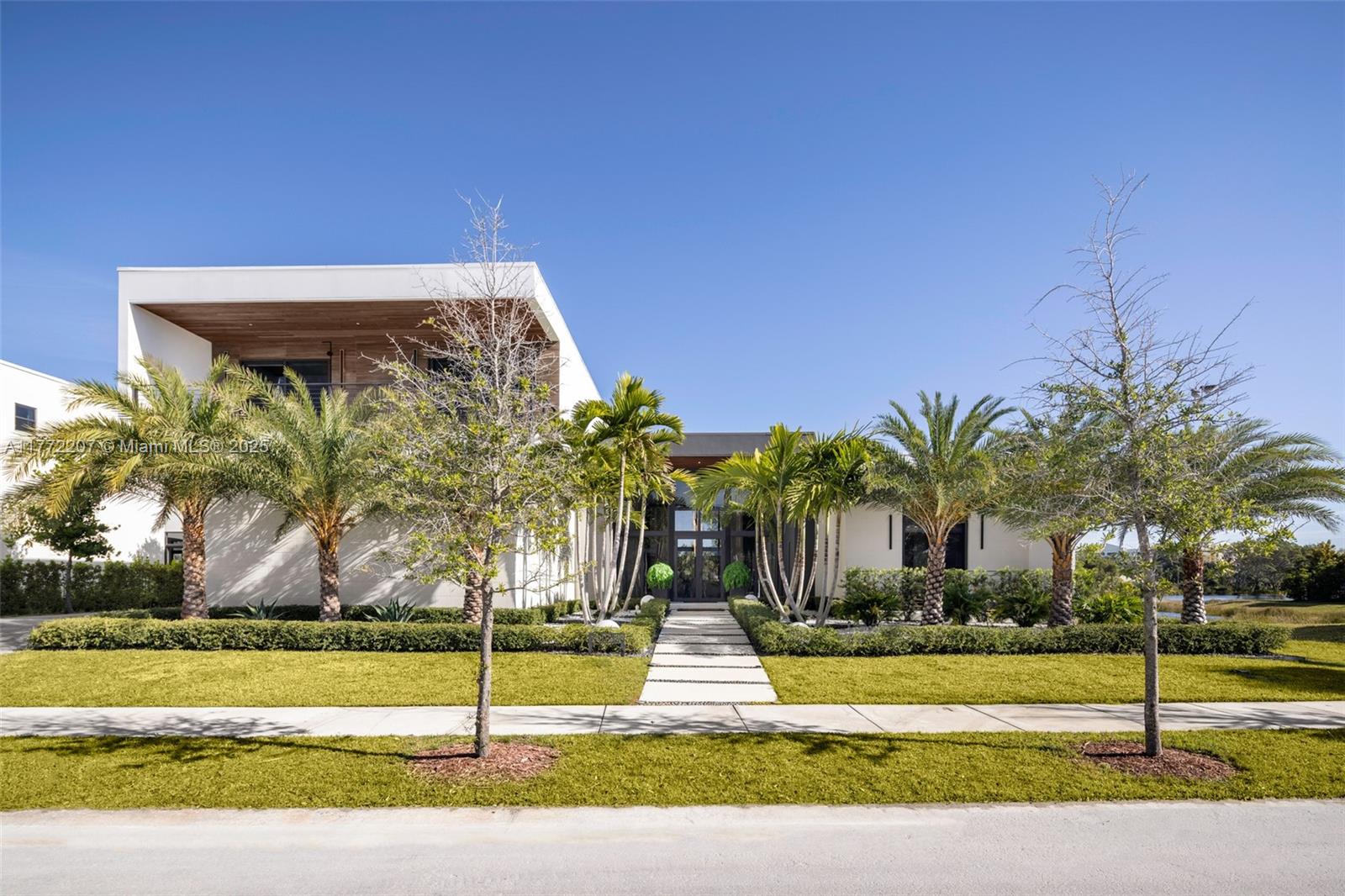 16649 N Botaniko Dr N