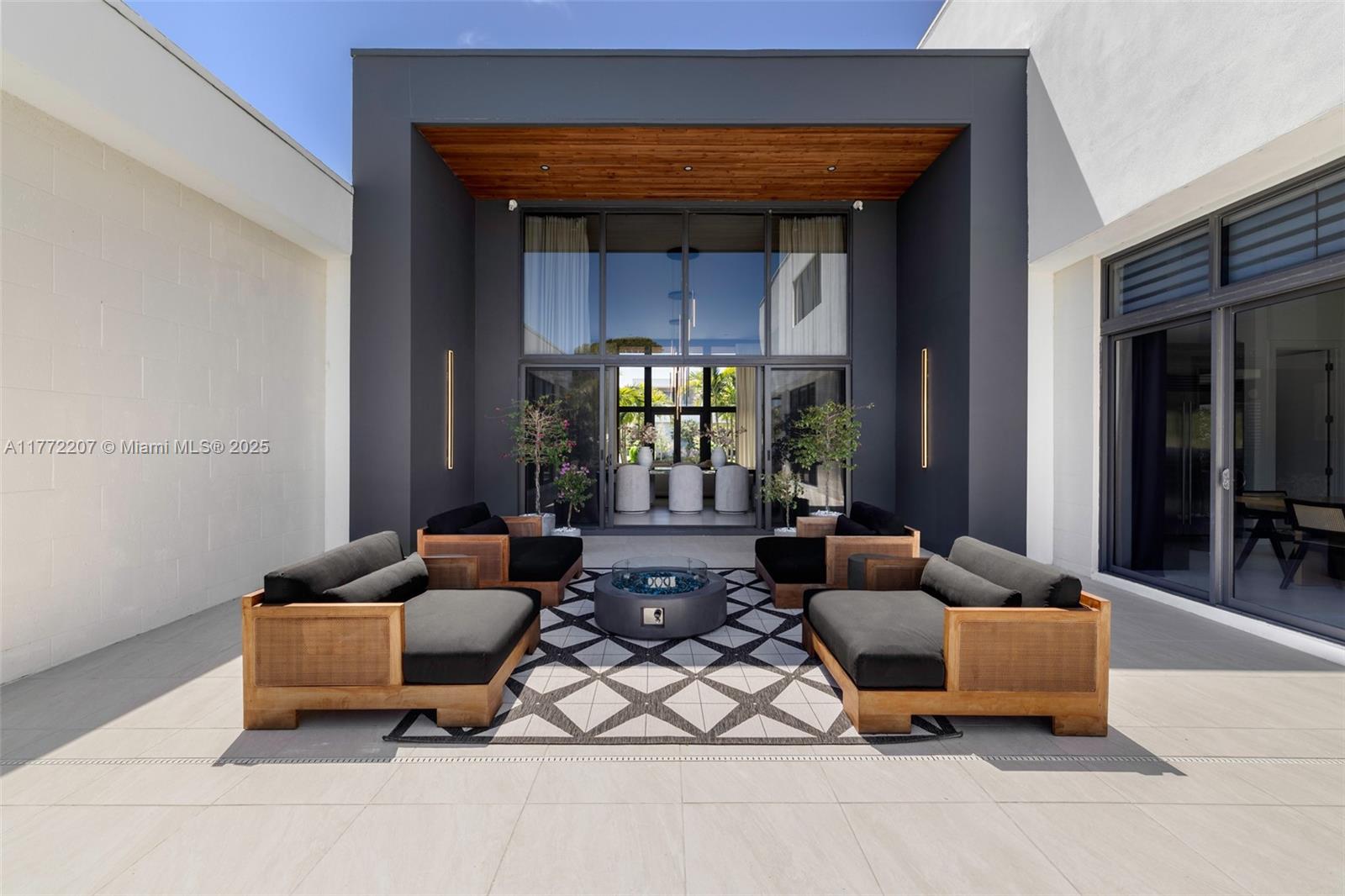 16649 N Botaniko Dr N