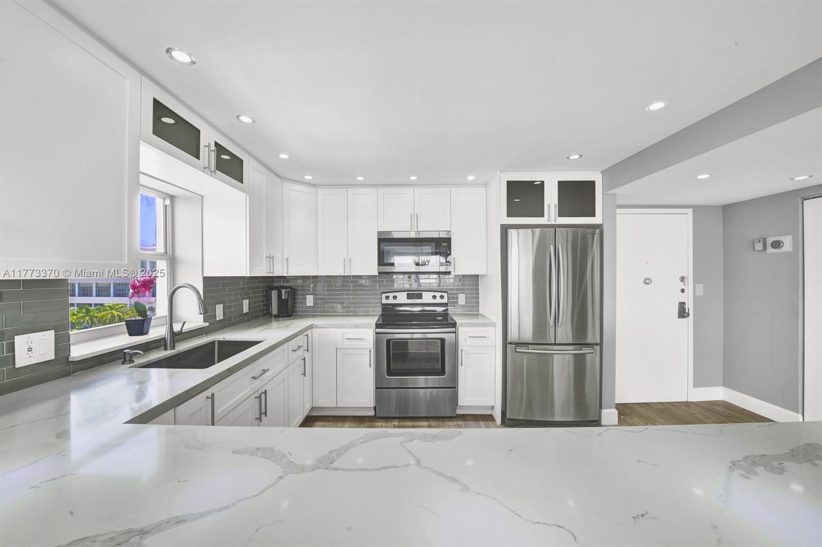 3800 S Ocean Dr # 821