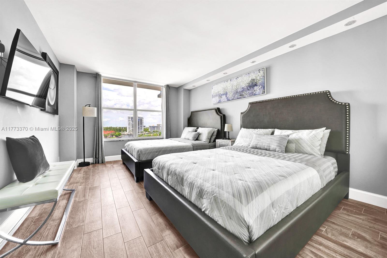 3800 S Ocean Dr # 821