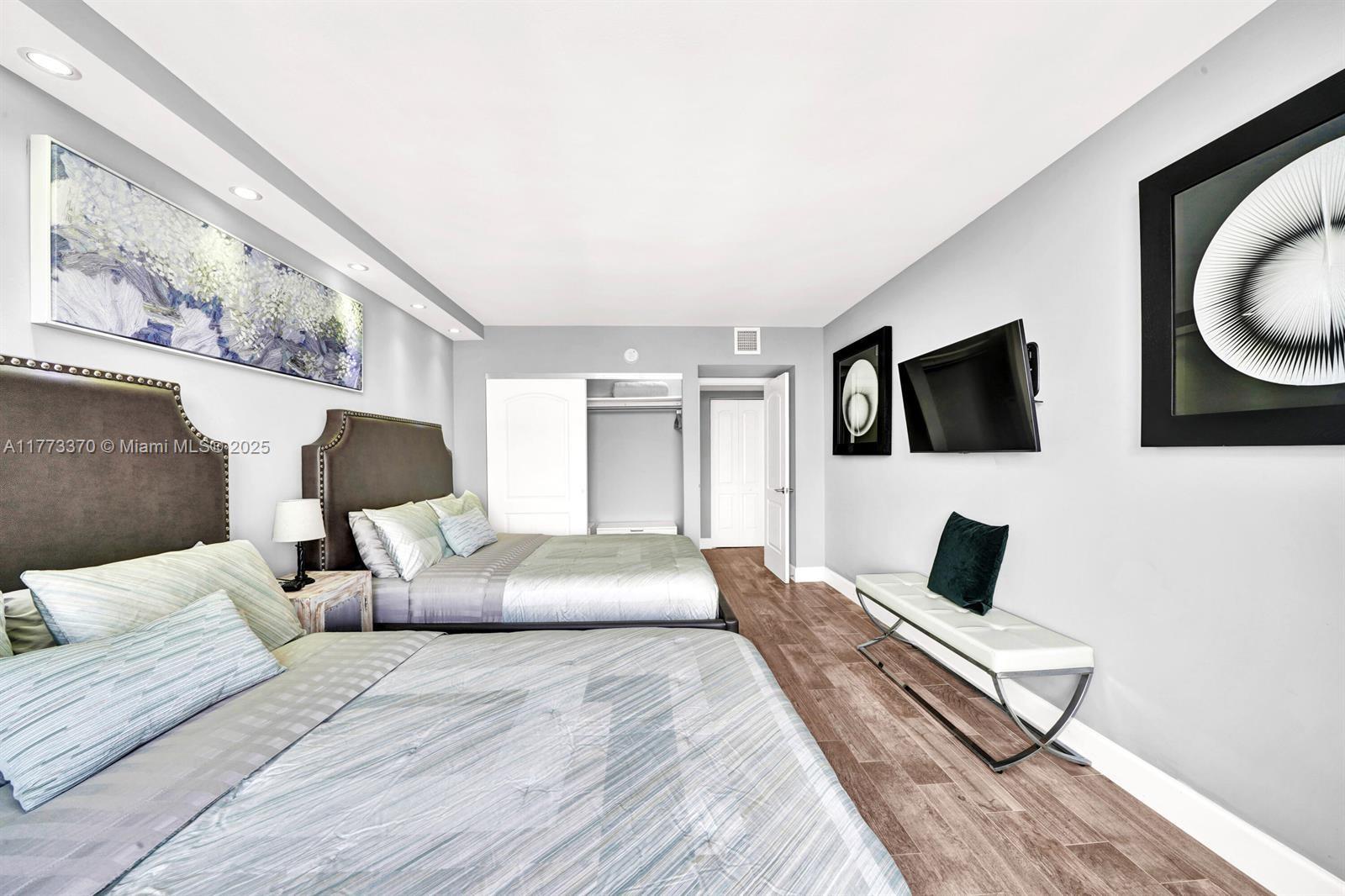 3800 S Ocean Dr # 821