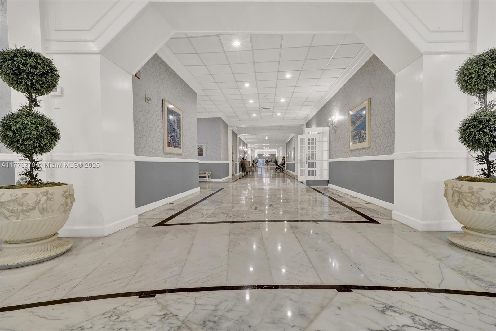3800 S Ocean Dr # 821