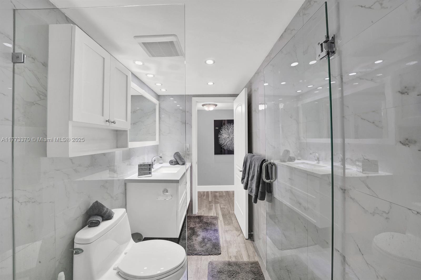 3800 S Ocean Dr # 821