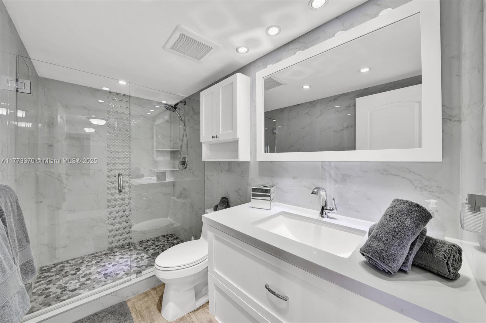 3800 S Ocean Dr # 821