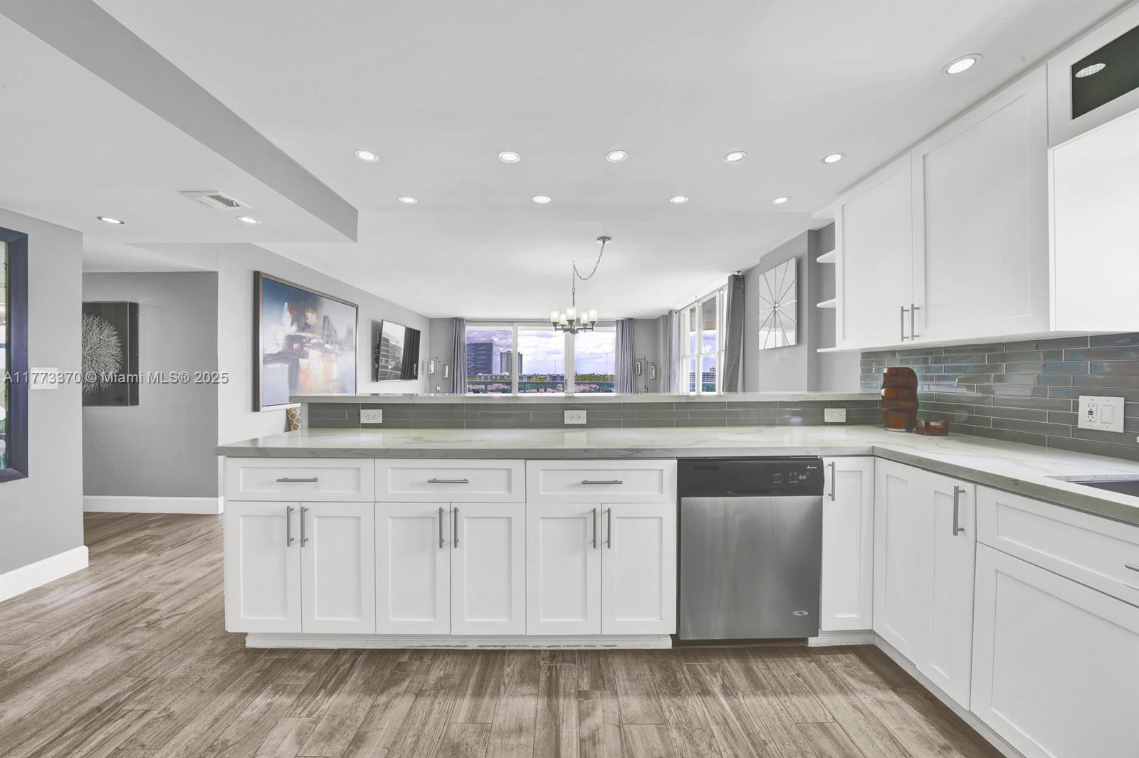 3800 S Ocean Dr # 821