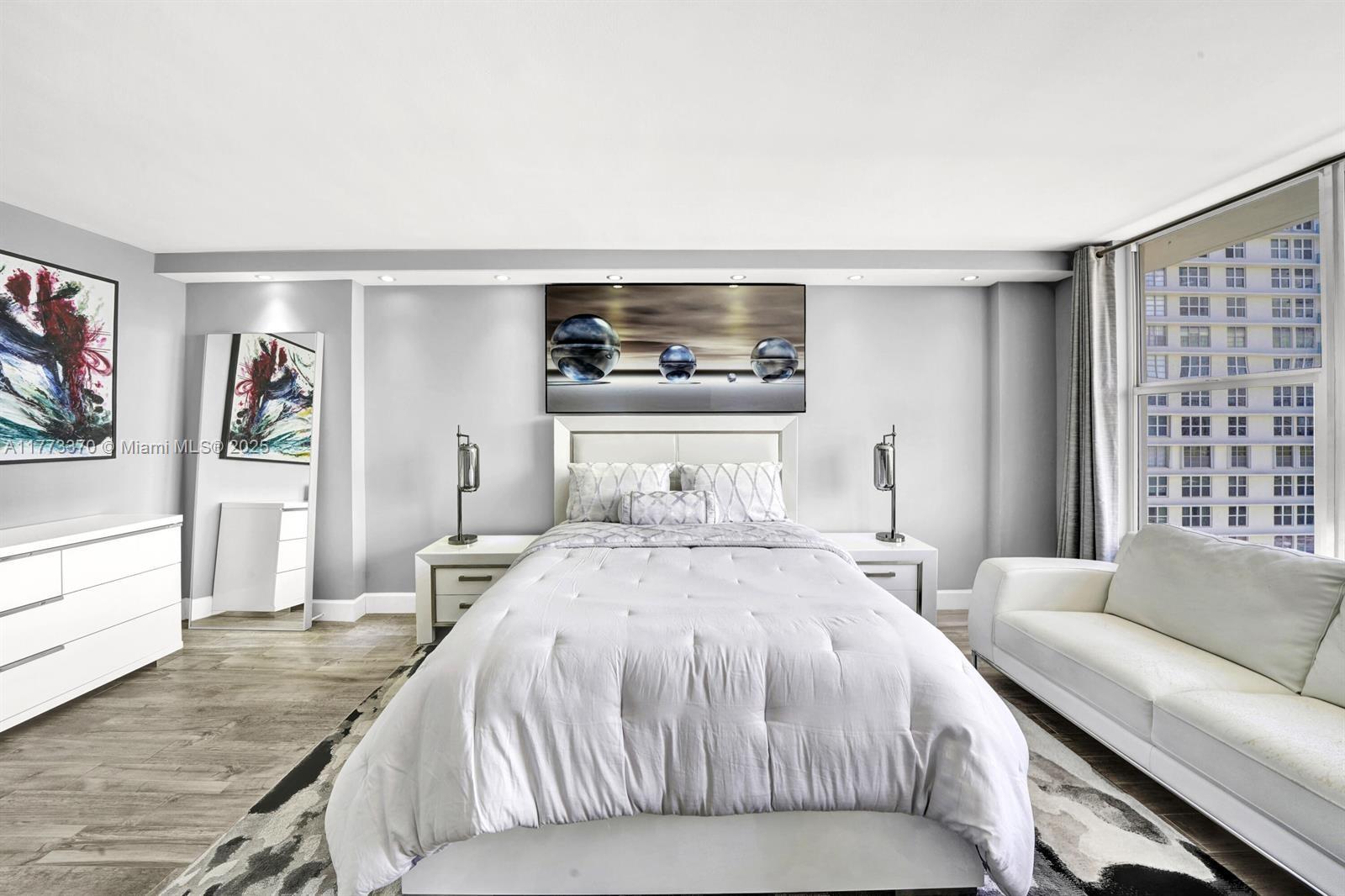 3800 S Ocean Dr # 821
