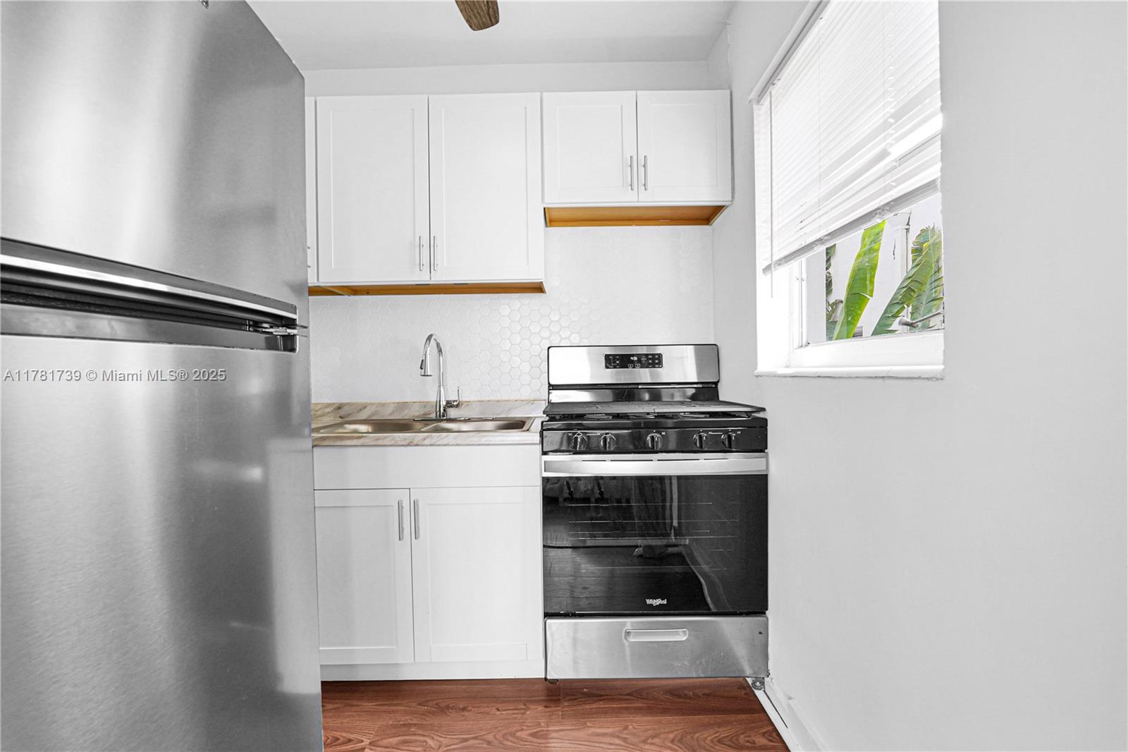 1525 Meridian Ave # 201