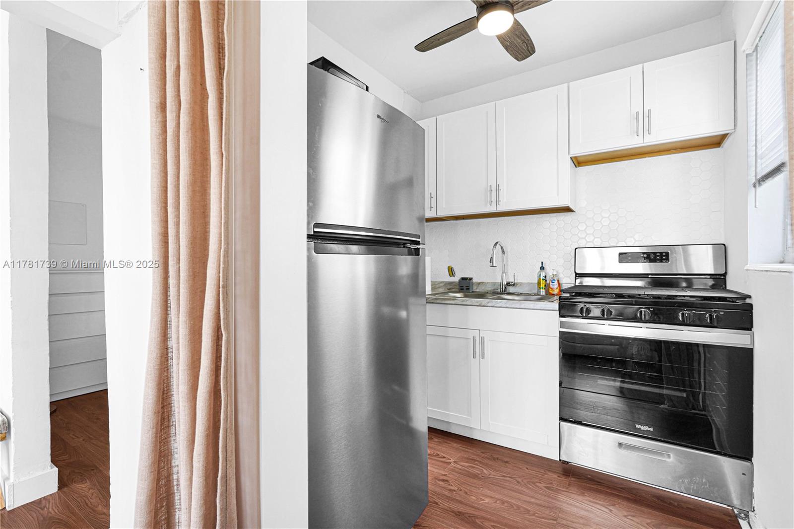 1525 Meridian Ave # 201