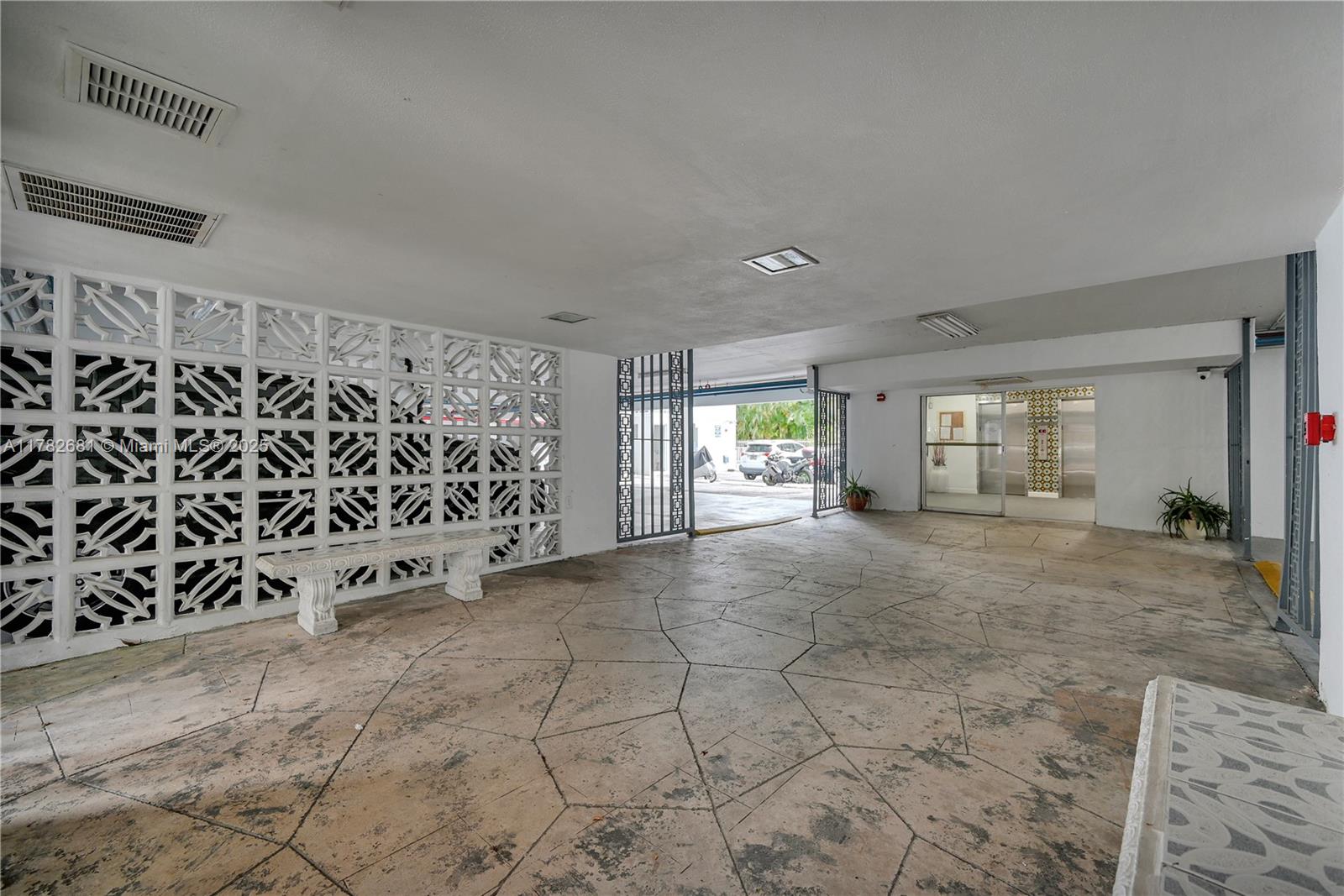 1340 Lincoln Rd # 608