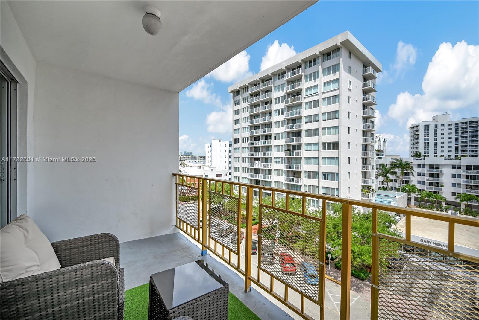 1340 Lincoln Rd # 608