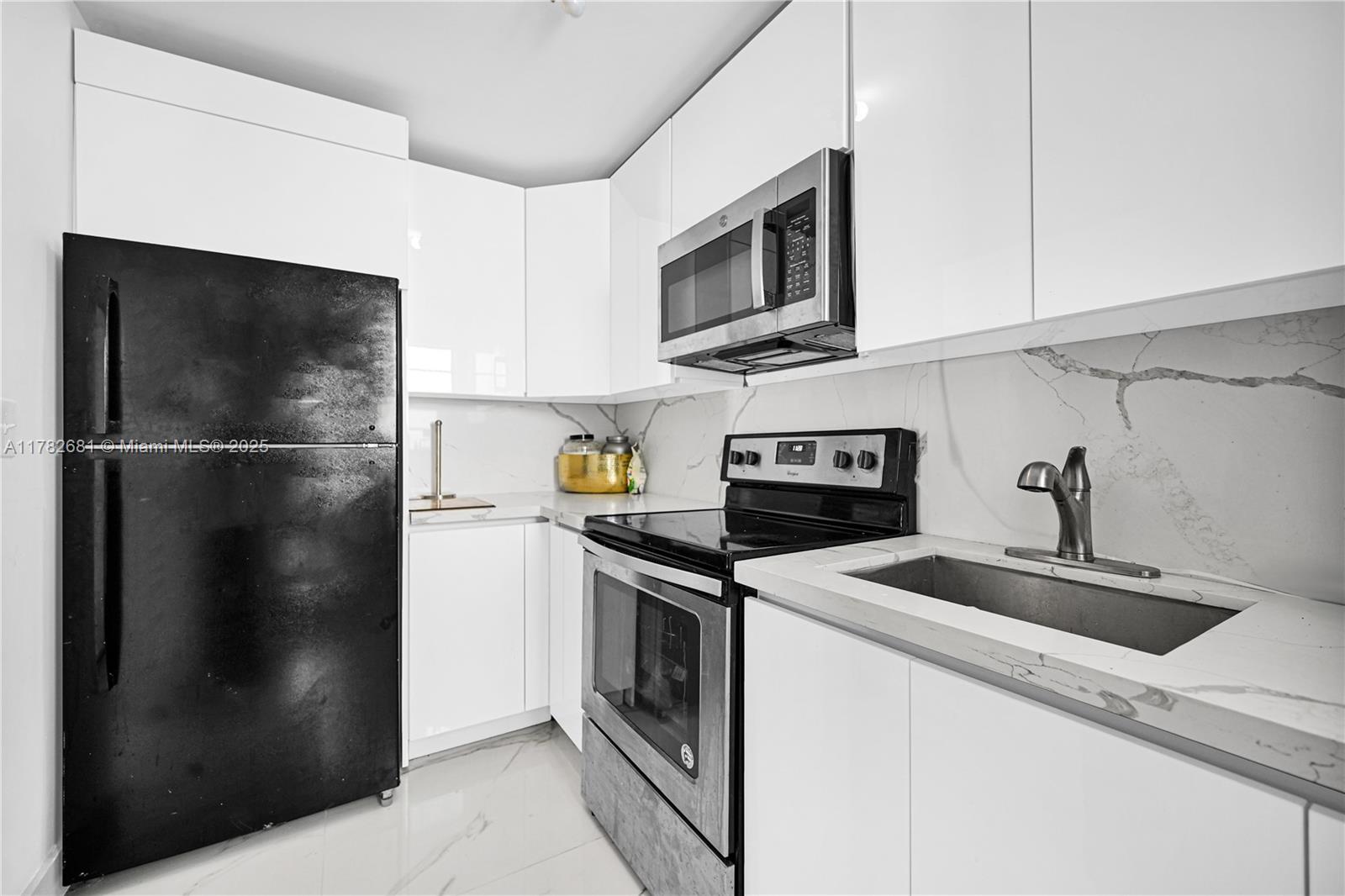 1340 Lincoln Rd # 608
