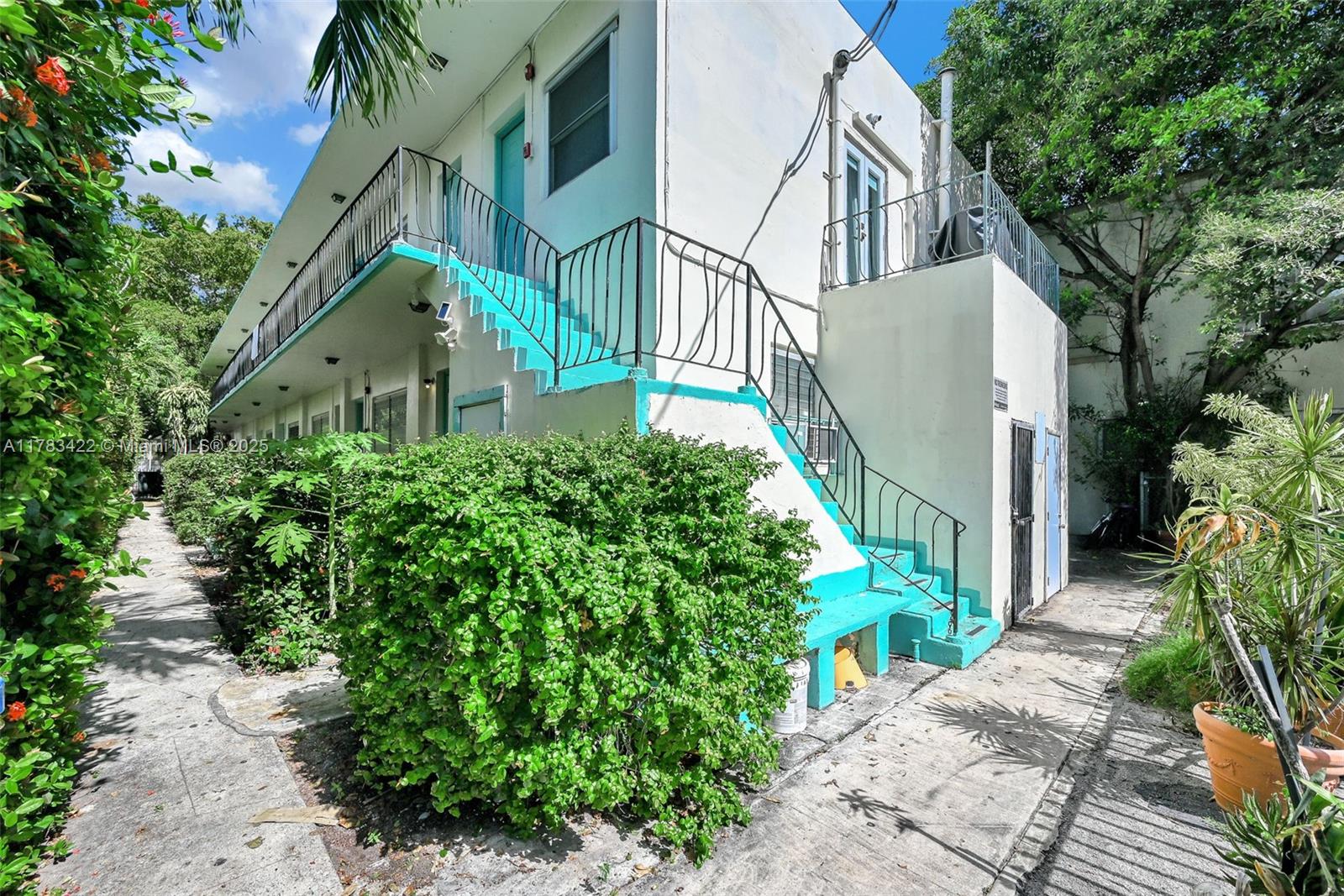 544 Michigan Ave # 9