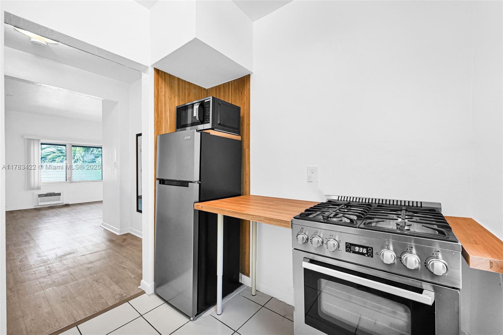 544 Michigan Ave # 9