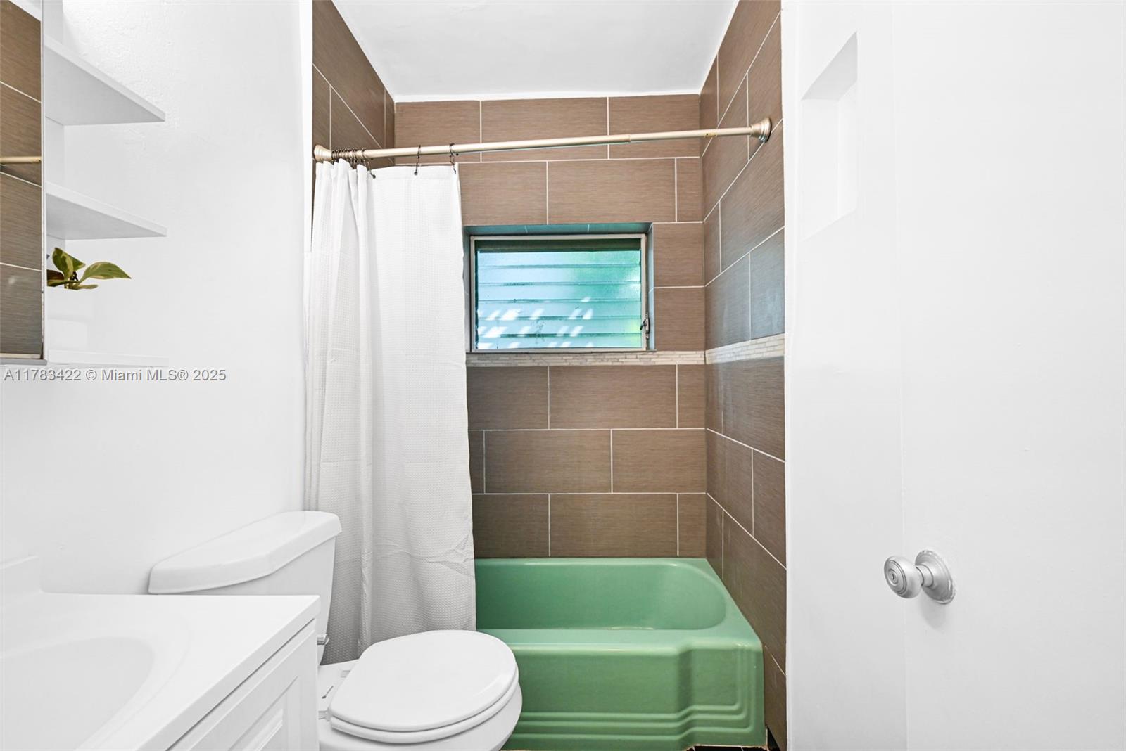544 Michigan Ave # 9