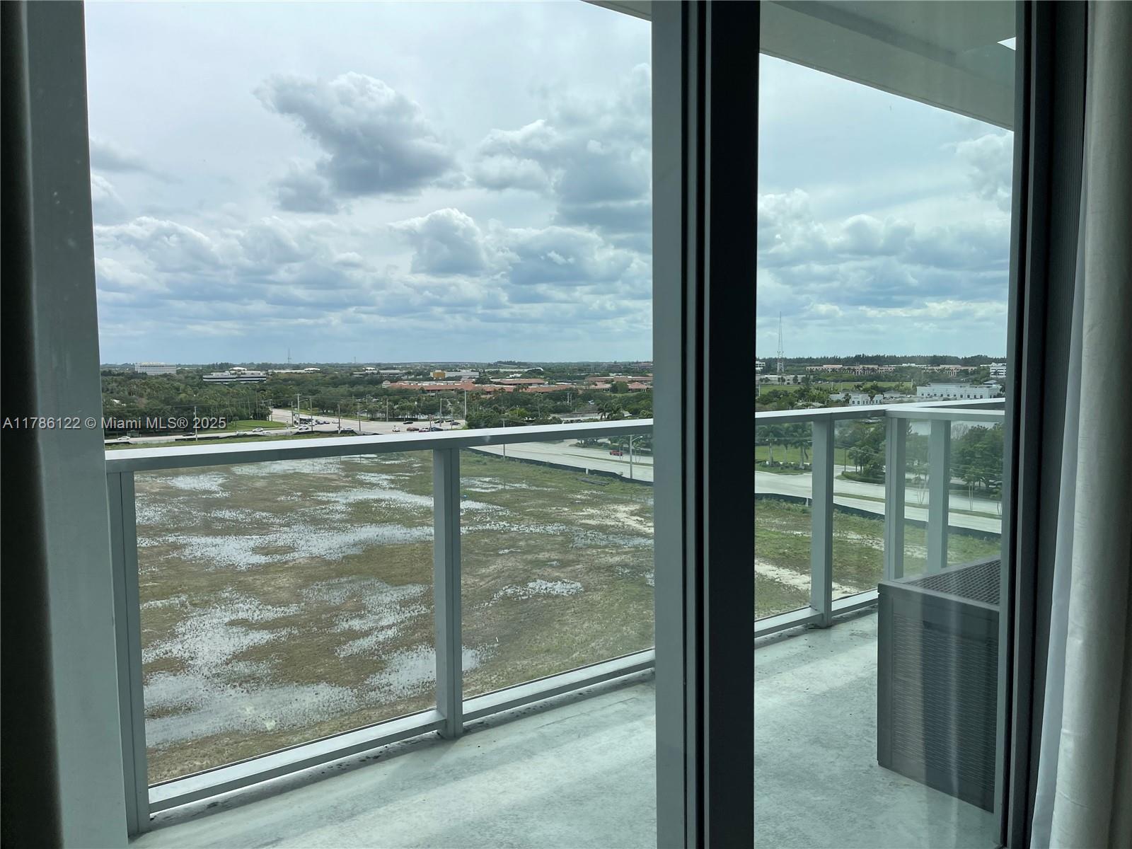 2000 Metropica Way # 905