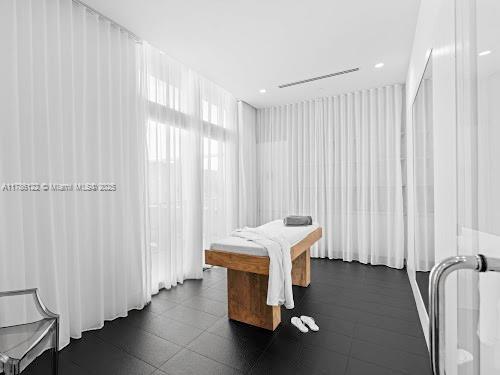 2000 Metropica Way # 905