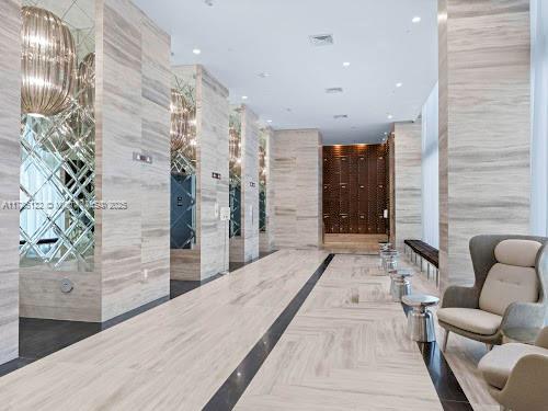 2000 Metropica Way # 905