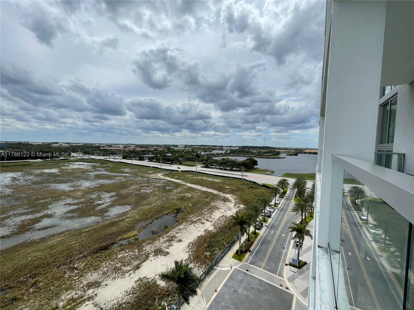 2000 Metropica Way # 905