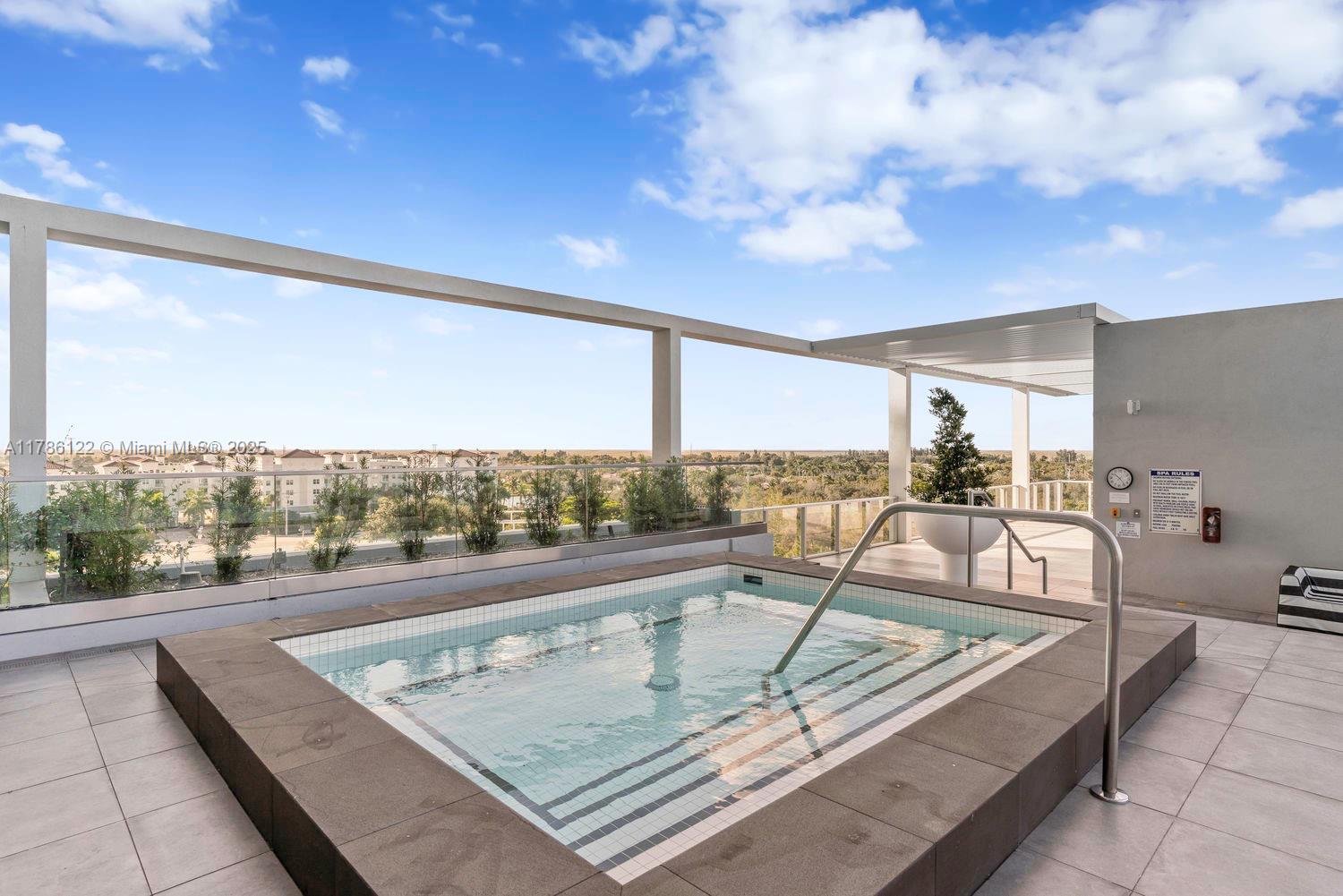 2000 Metropica Way # 905