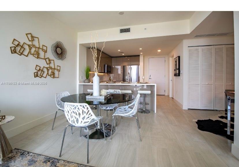 2000 Metropica Way # 905