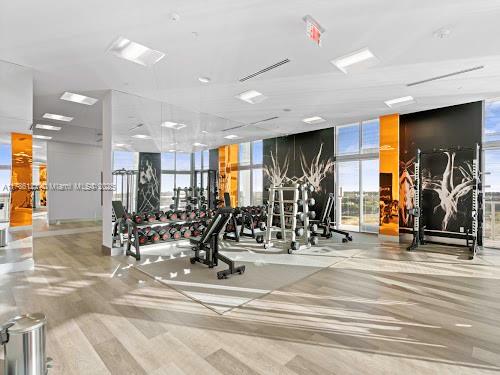 2000 Metropica Way # 905
