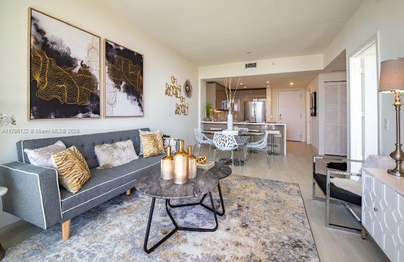 2000 Metropica Way # 905