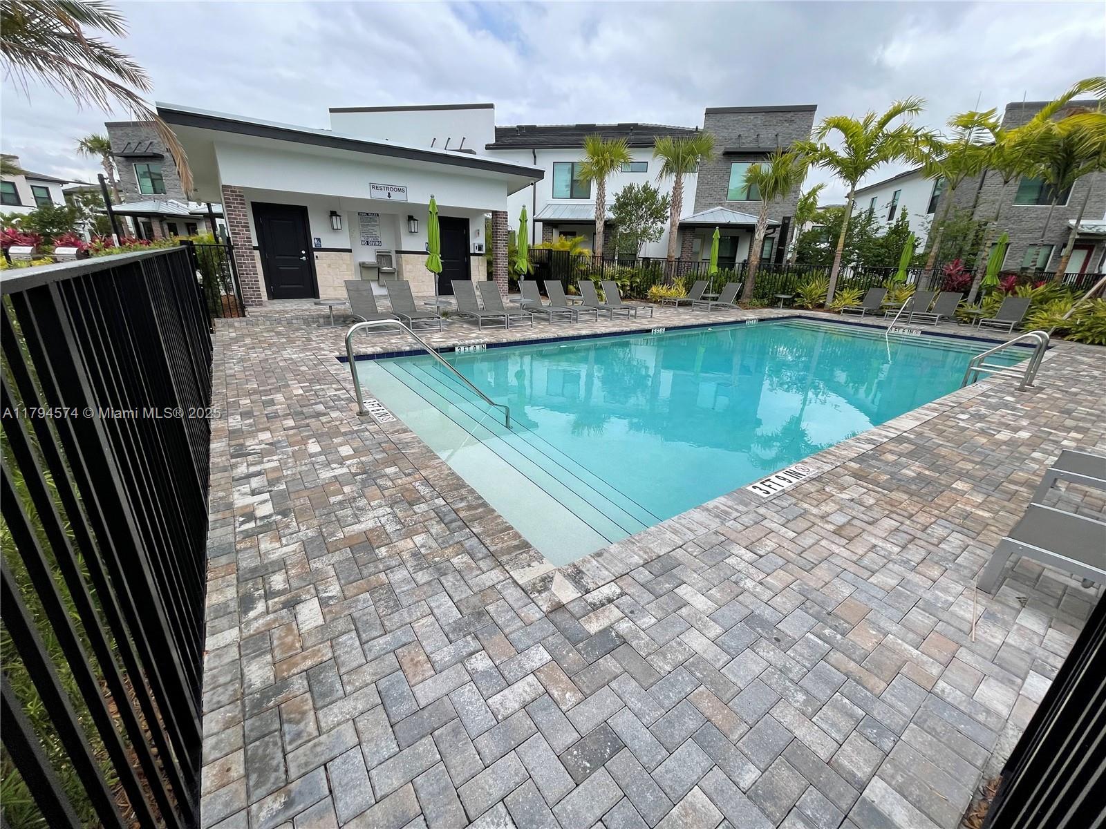 8366 NW 7th Ct