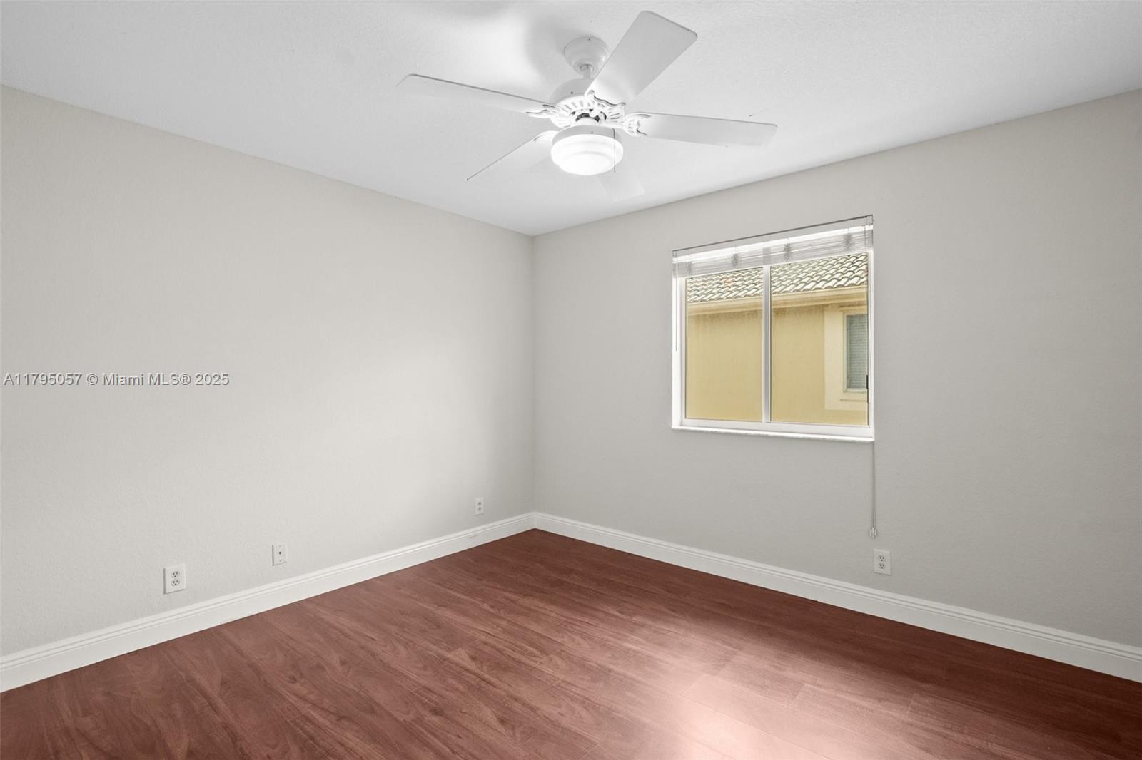 2277 Pasadena Way
