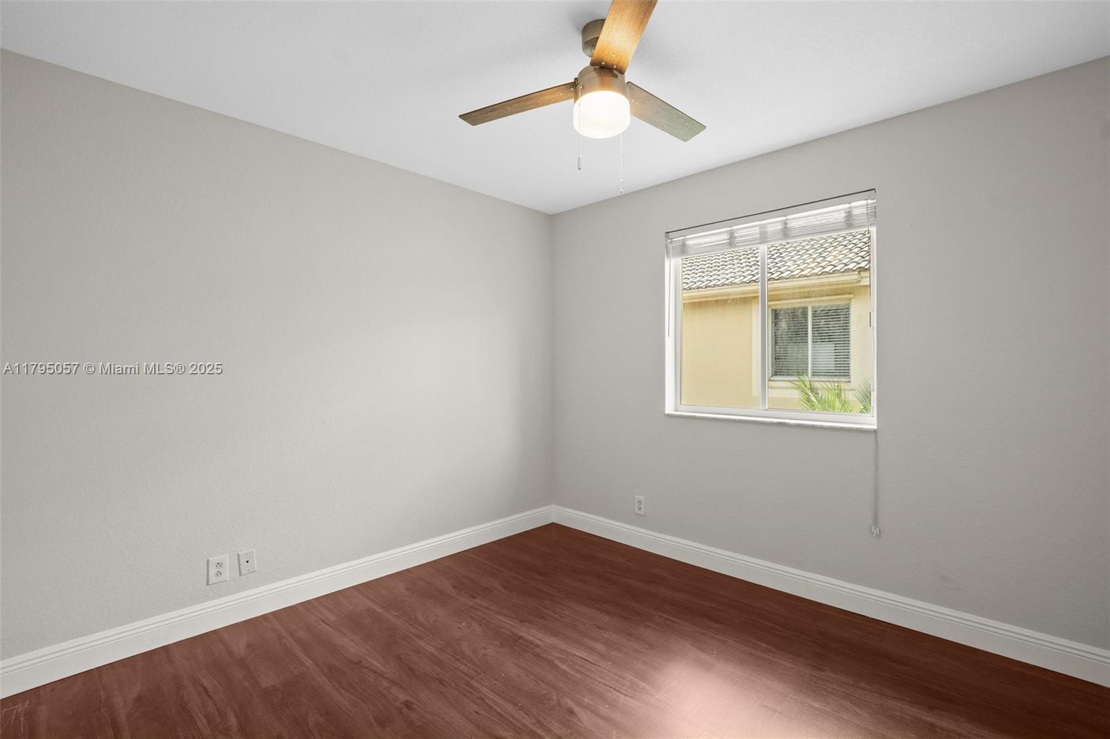 2277 Pasadena Way