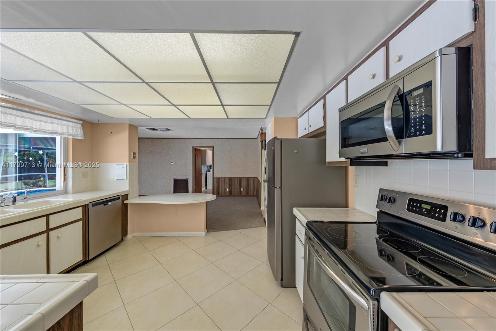 861 SW 58th Ave