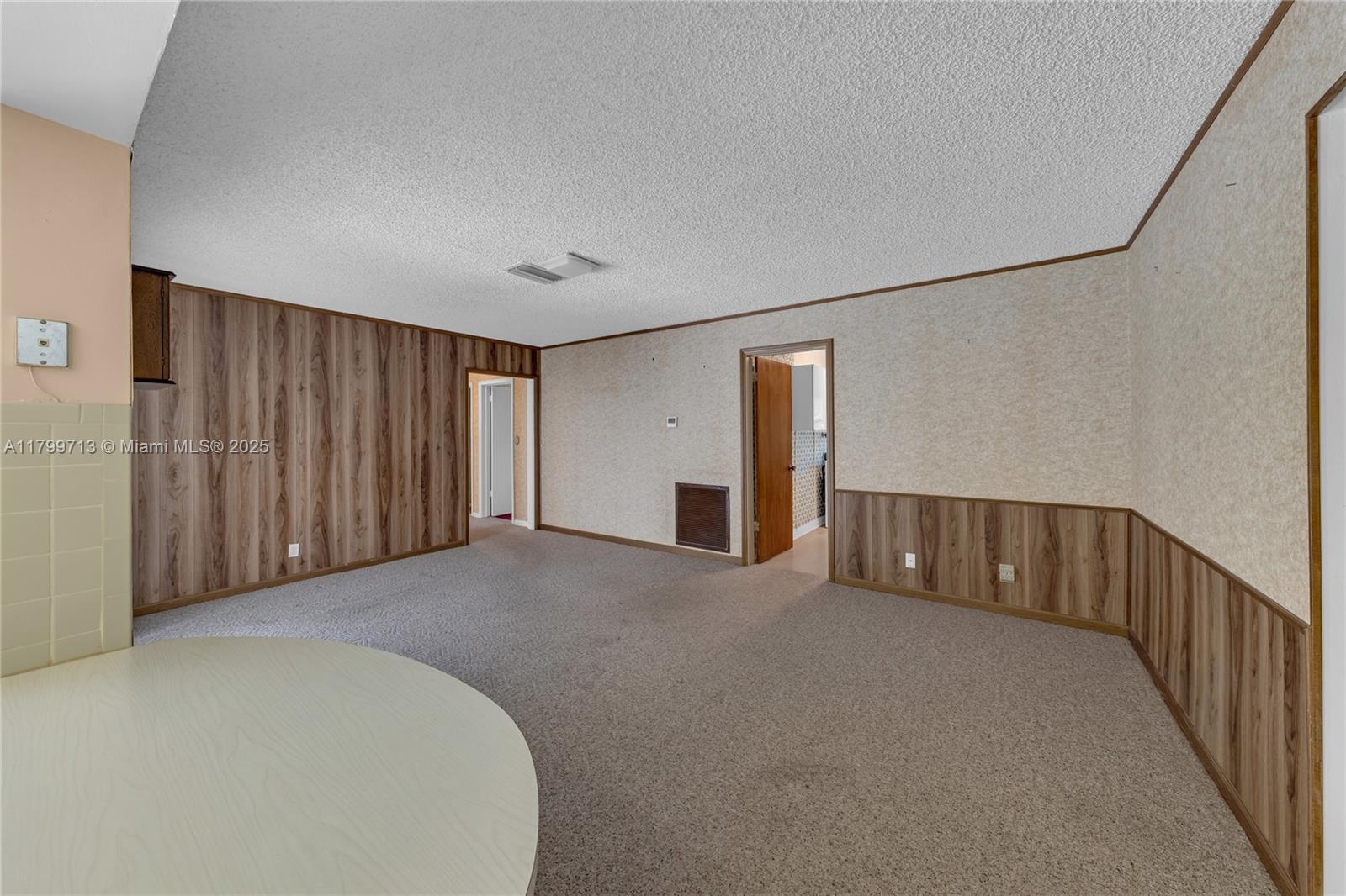 861 SW 58th Ave