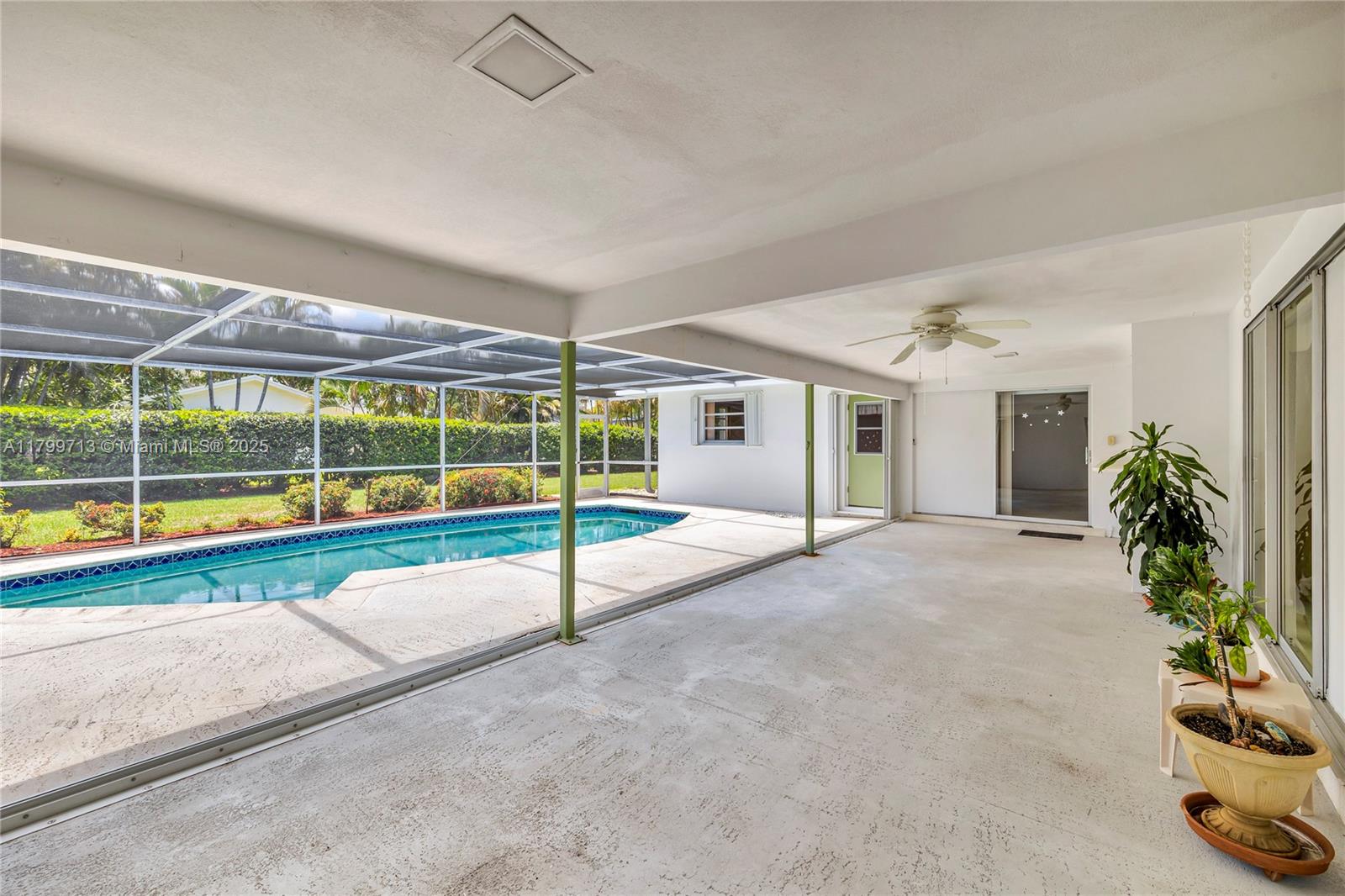861 SW 58th Ave
