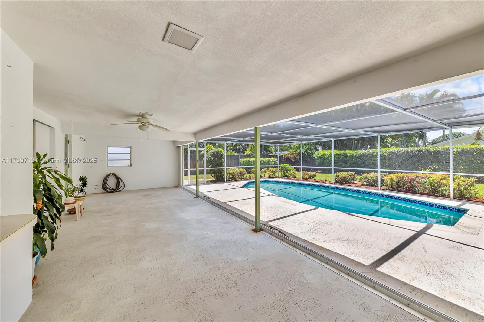 861 SW 58th Ave