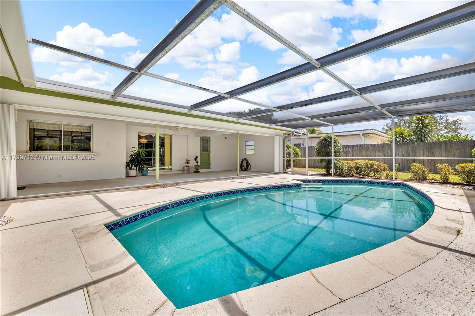 861 SW 58th Ave