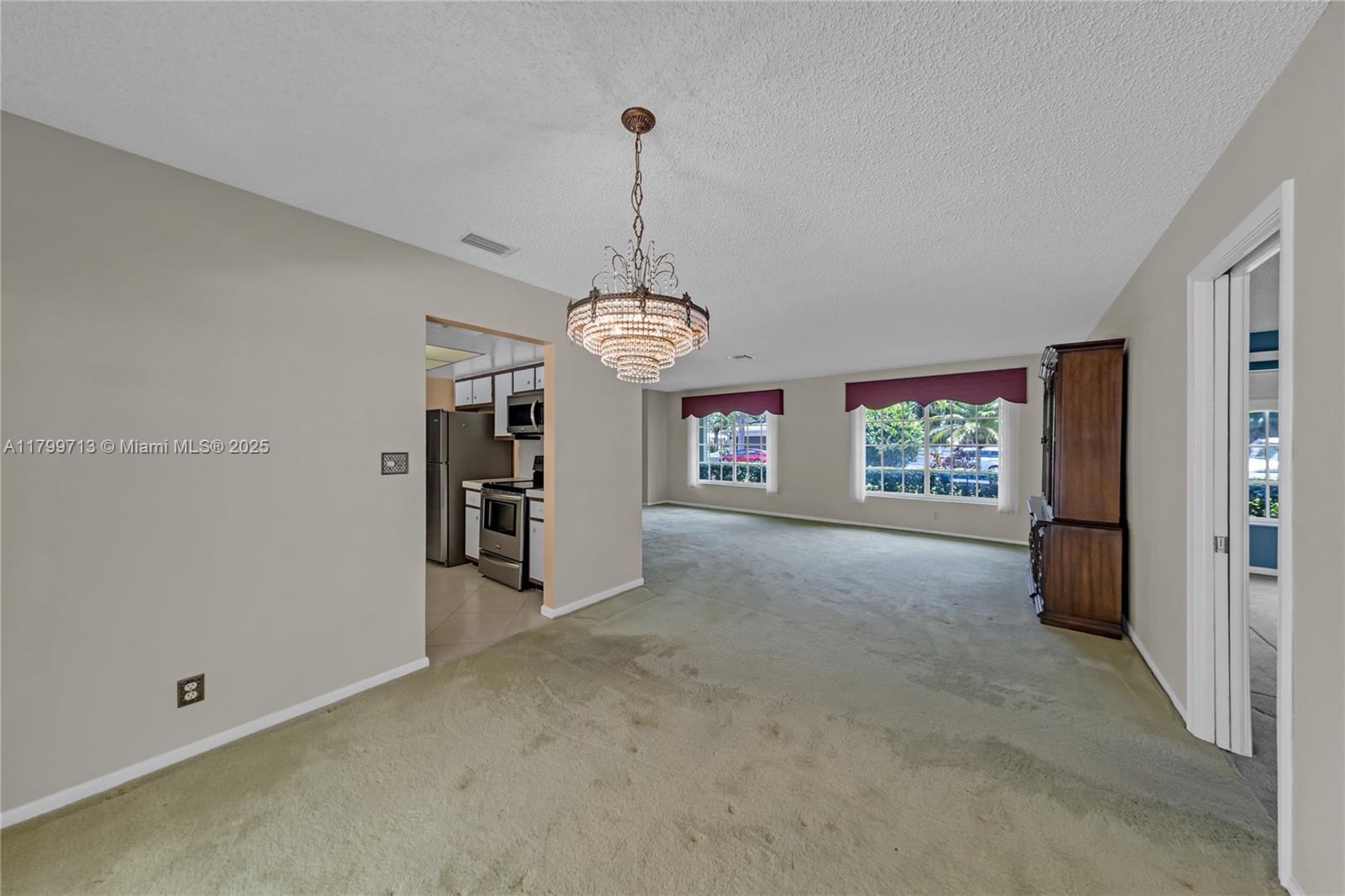 861 SW 58th Ave
