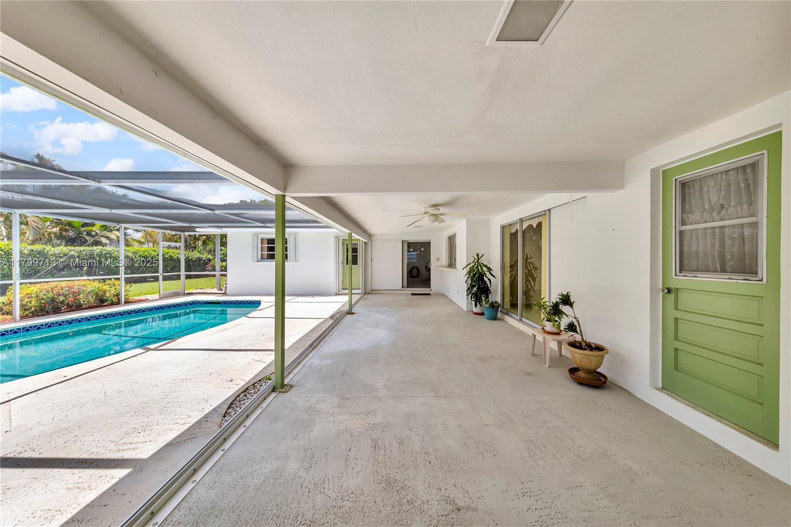 861 SW 58th Ave