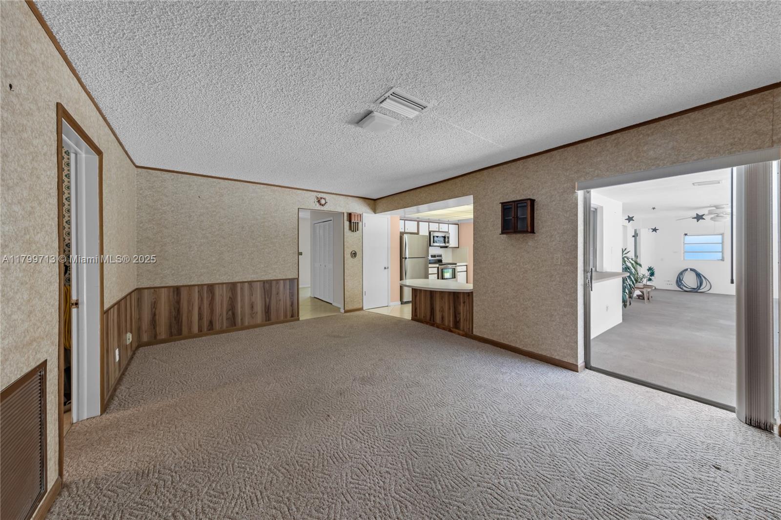 861 SW 58th Ave