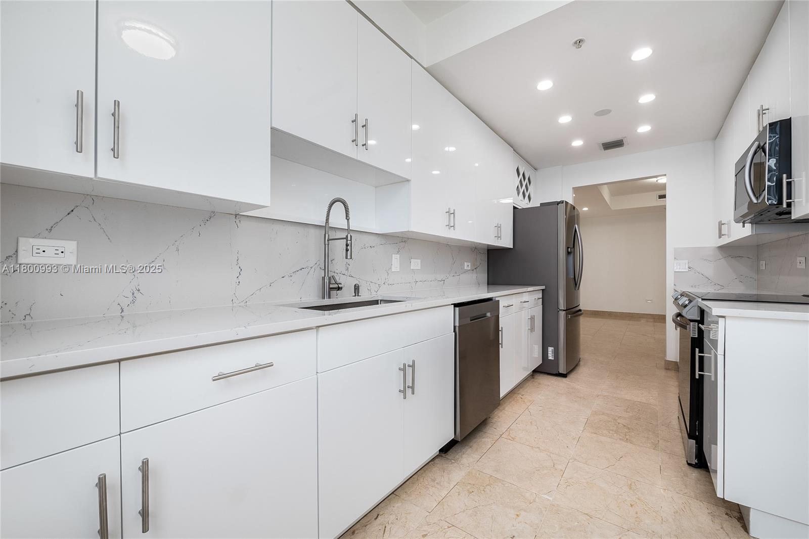 801 Brickell Key Blvd # 2808