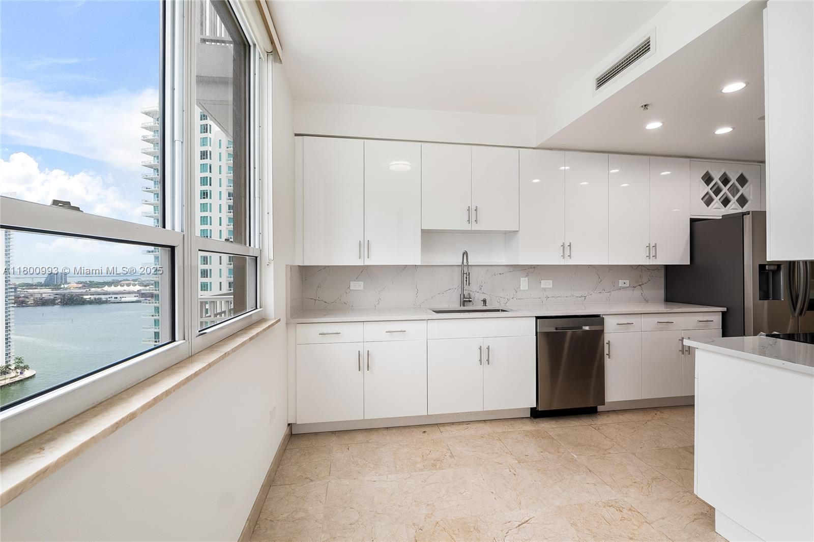 801 Brickell Key Blvd # 2808