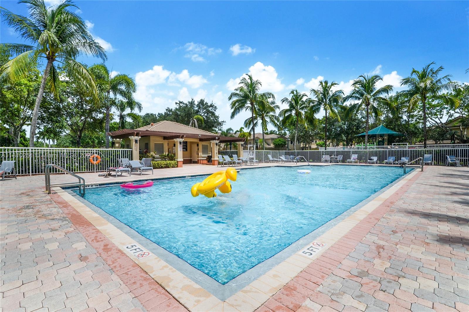 3963 Orange Tree Ln
