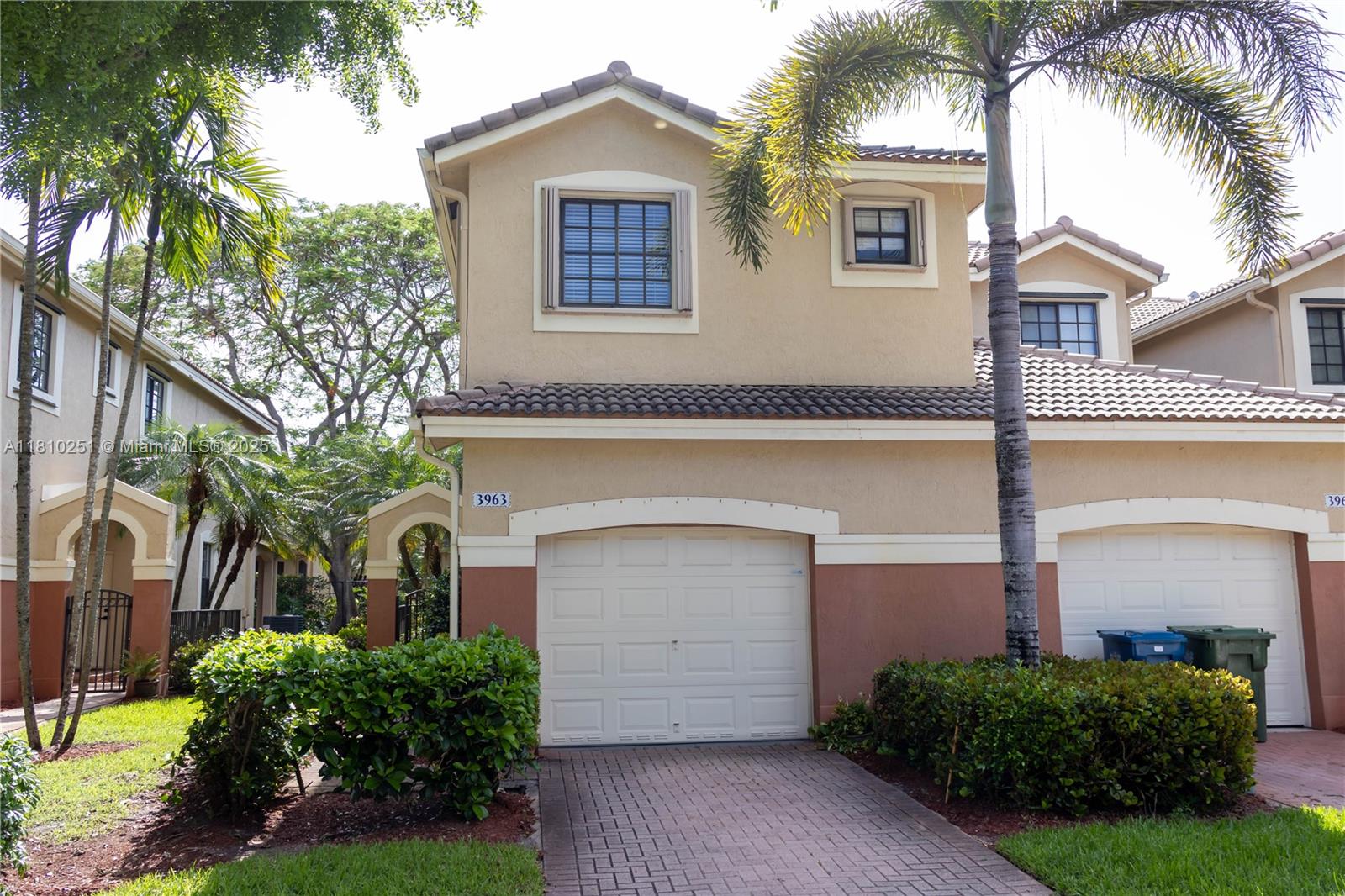 3963 Orange Tree Ln