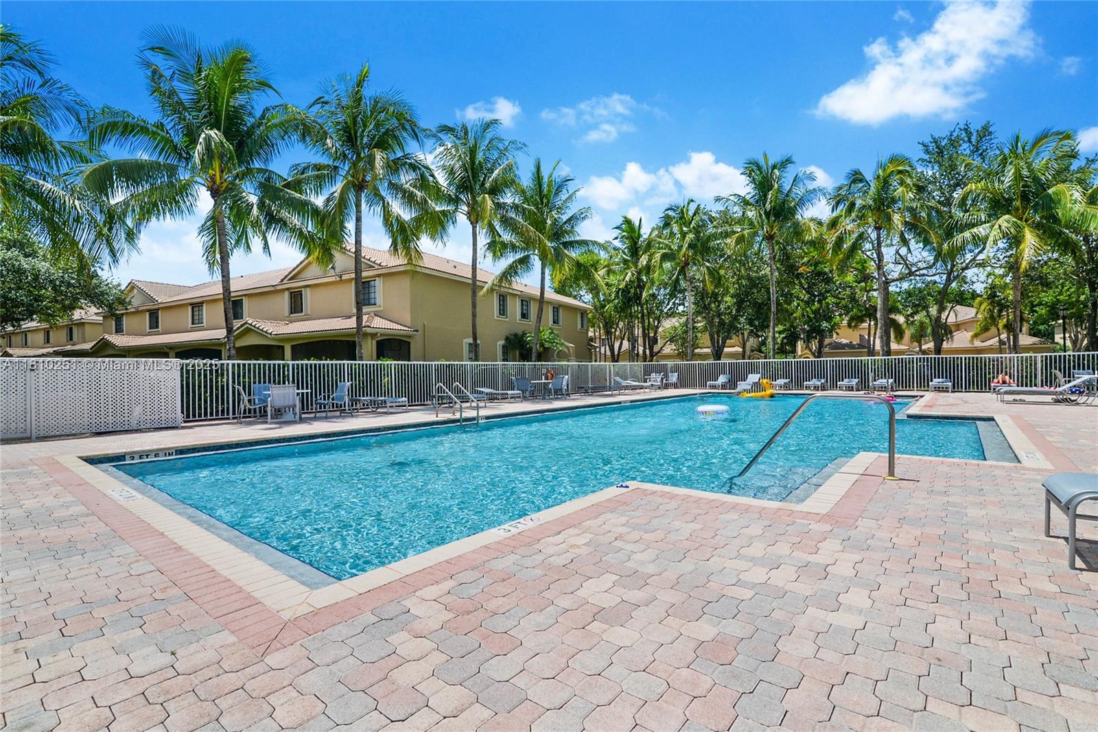 3963 Orange Tree Ln