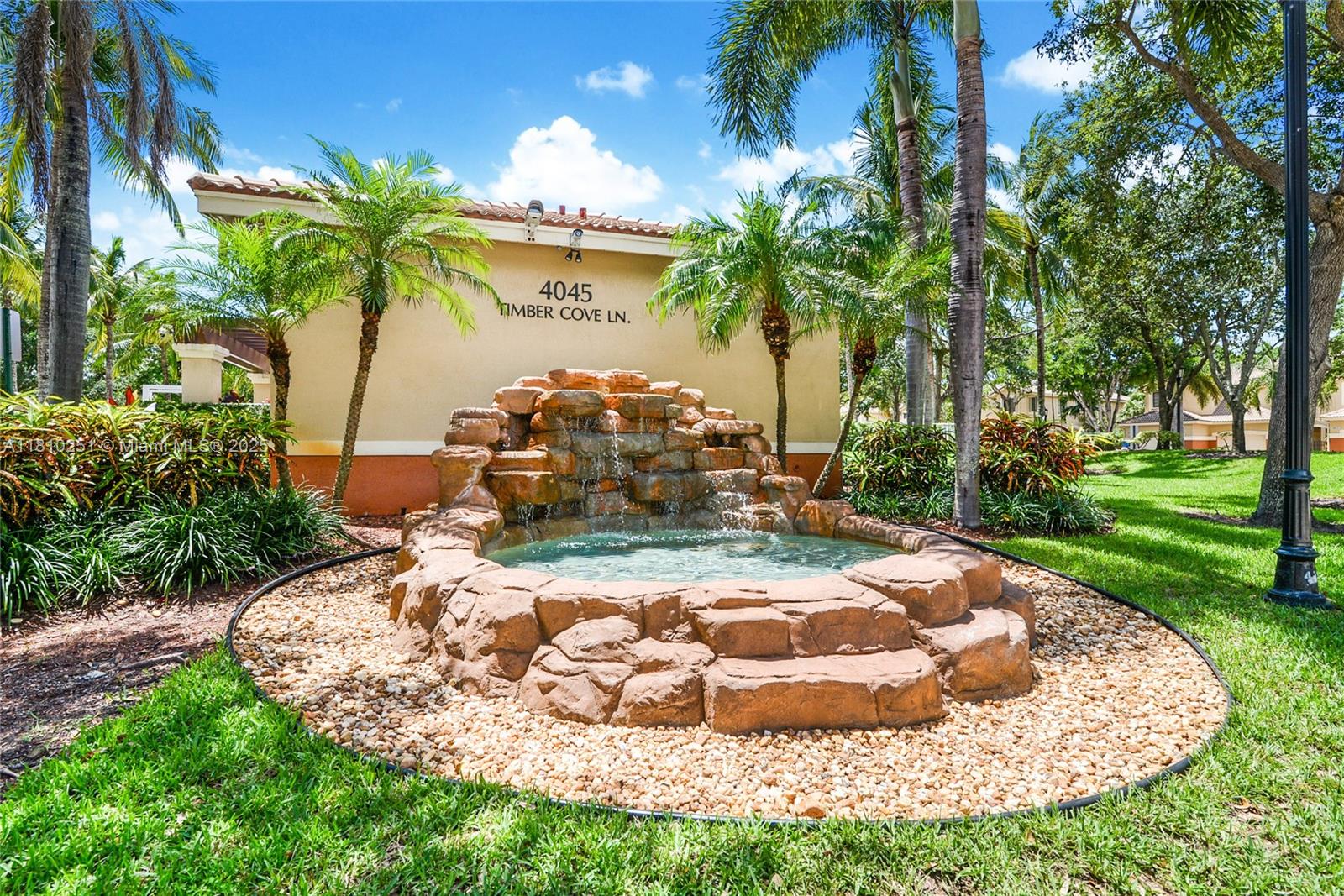 3963 Orange Tree Ln