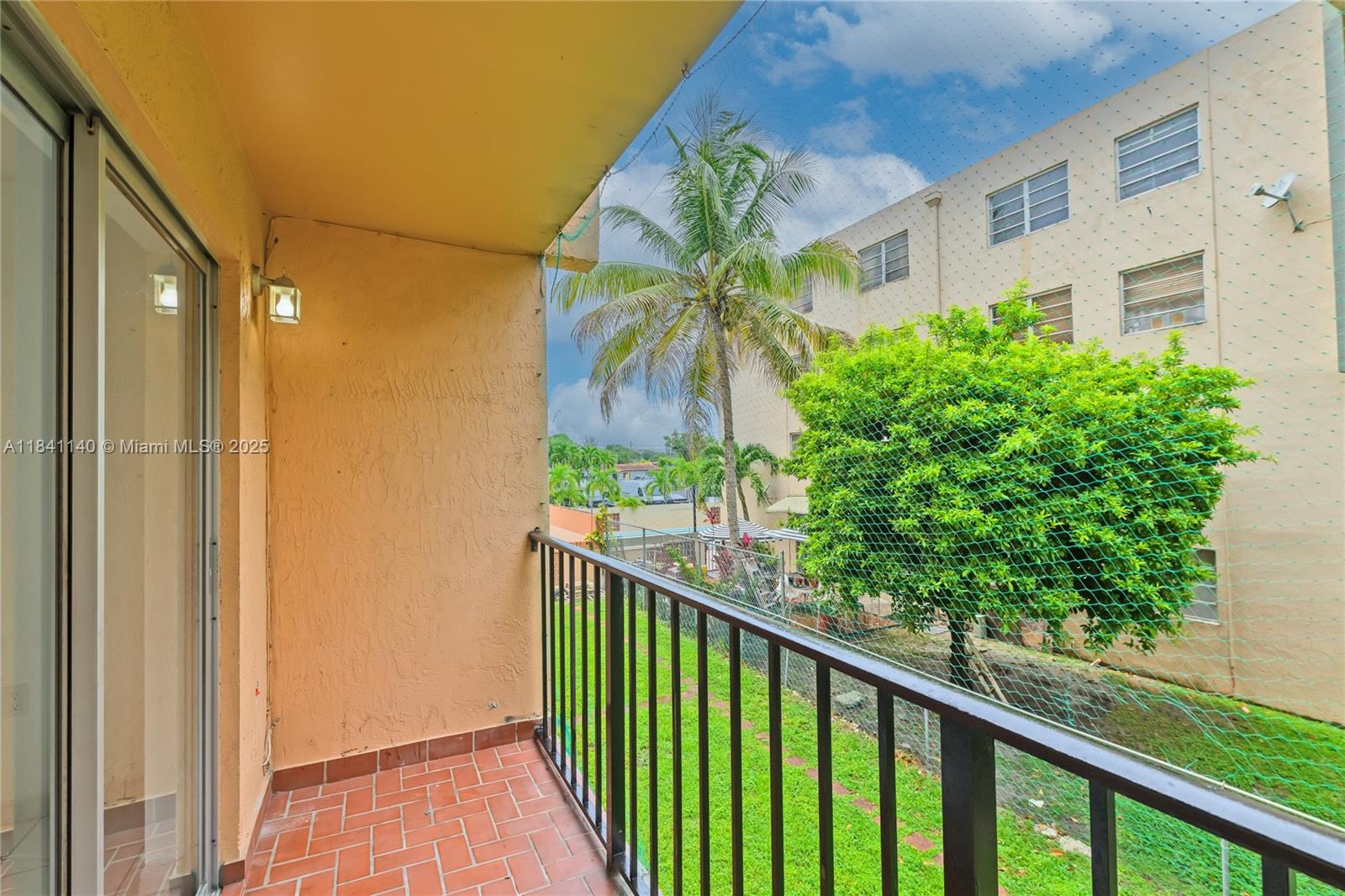 325 NW 72nd Ave # 203
