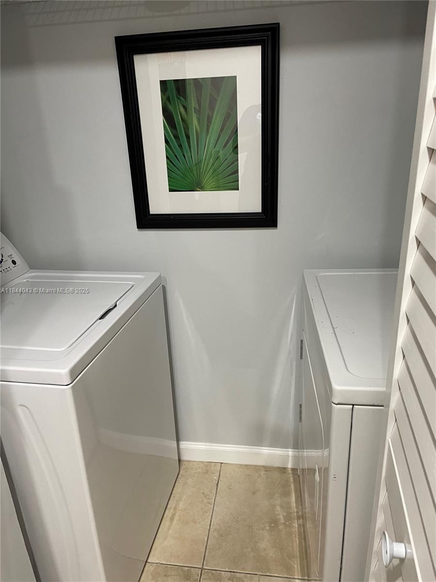 1165 Crystal Way Unit: E