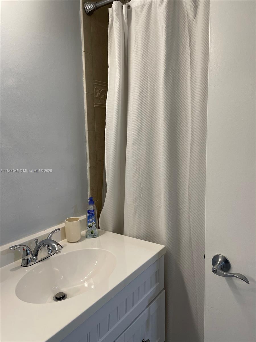 1165 Crystal Way Unit: E