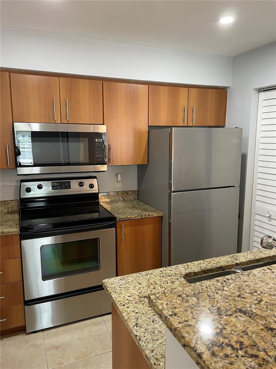 1165 Crystal Way Unit: E